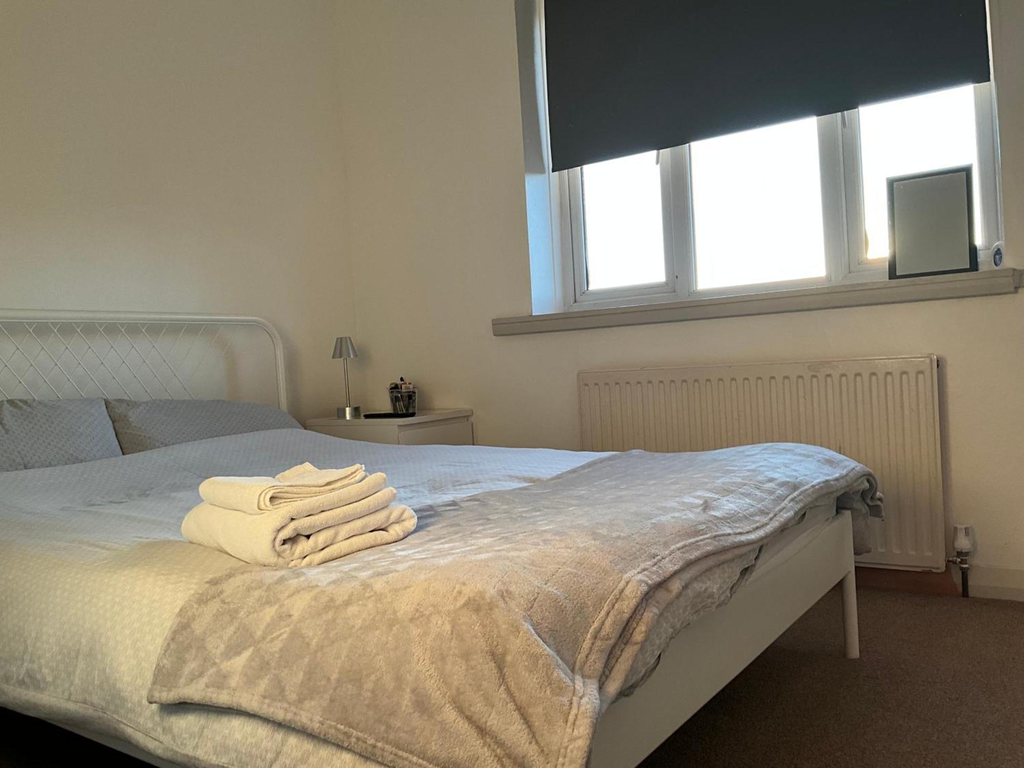 Comfy, Cosy Small Double With Wi-Fi Earley Exterior photo